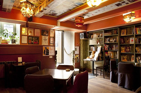 Книжная кофейня «Бабуин»