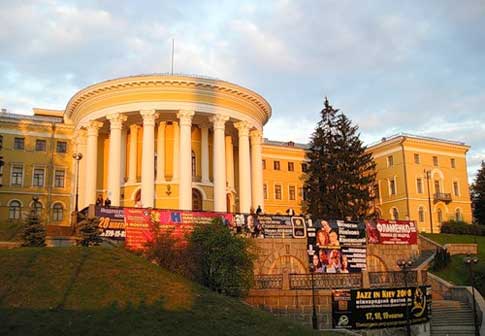 Институт благородных девиц, Октябрьский дворец